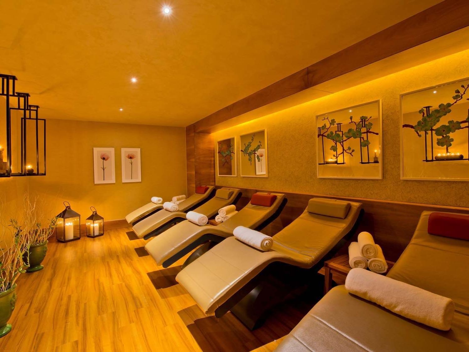 Adjustable massage beds lined-up with towels in BeFine Spa at Titanic Deluxe Lara