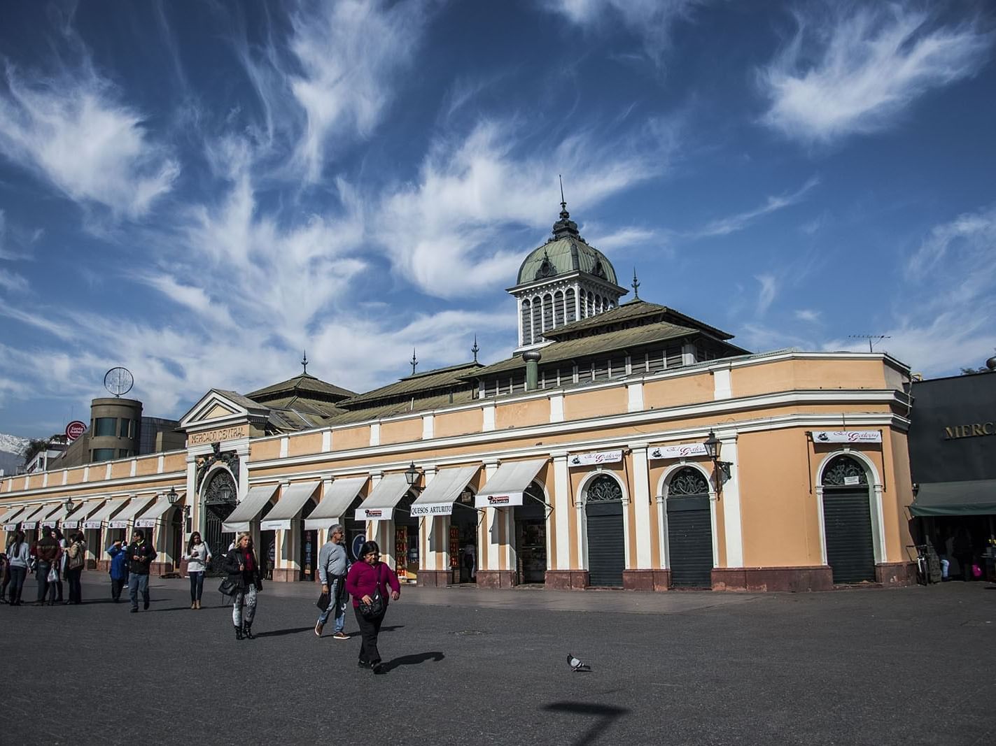 Exterior view of Mercado Central near Hotel Torremayor Lyon