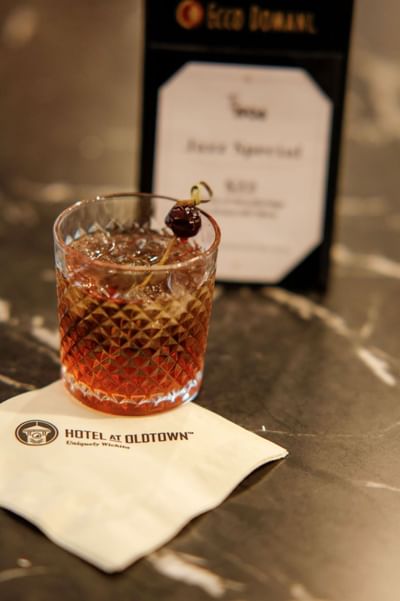 Cocktail at the 1906 Bar at Hotel at Old Town