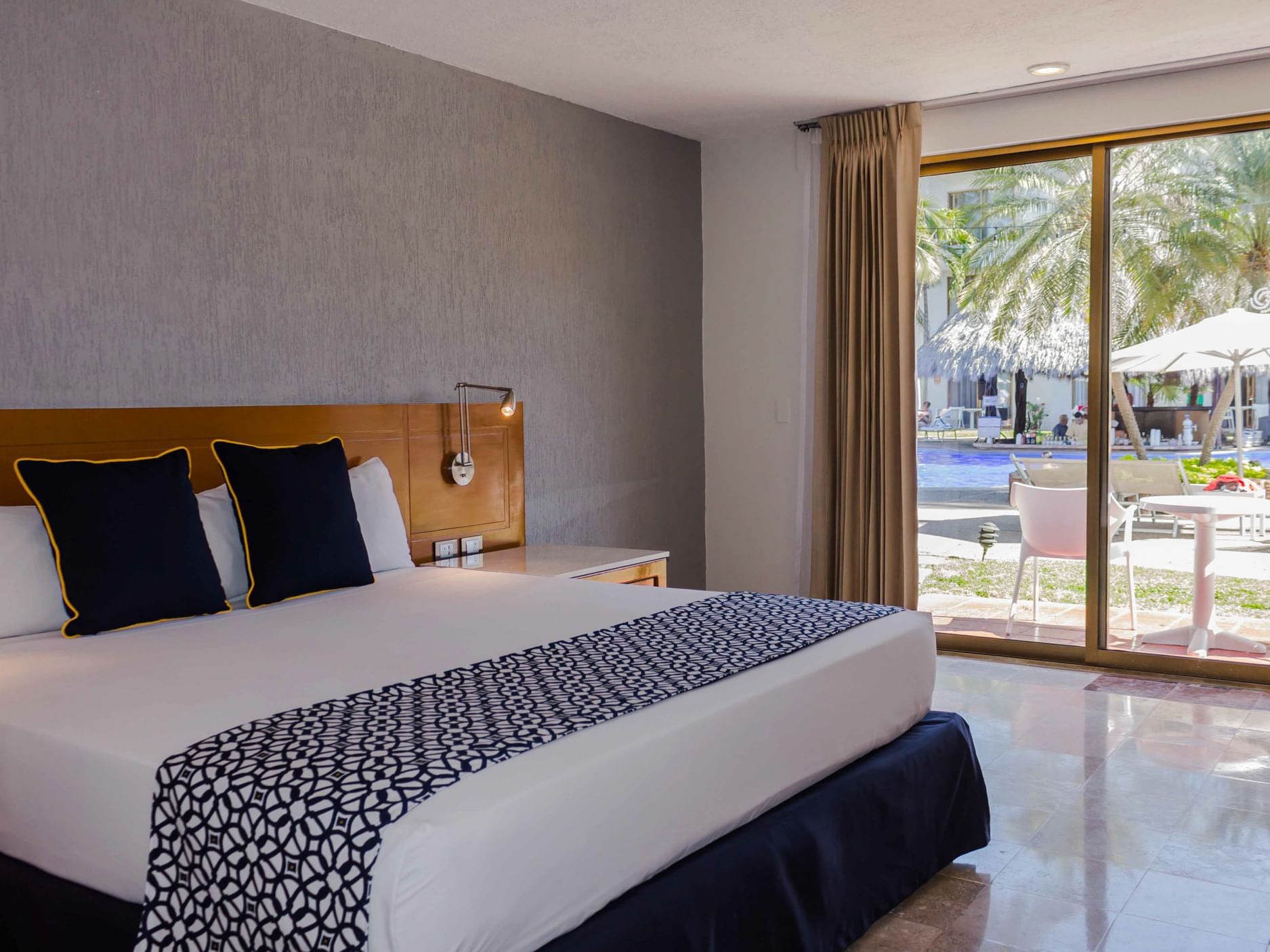 King Room in Plaza Pelicanos Club Beach Resort