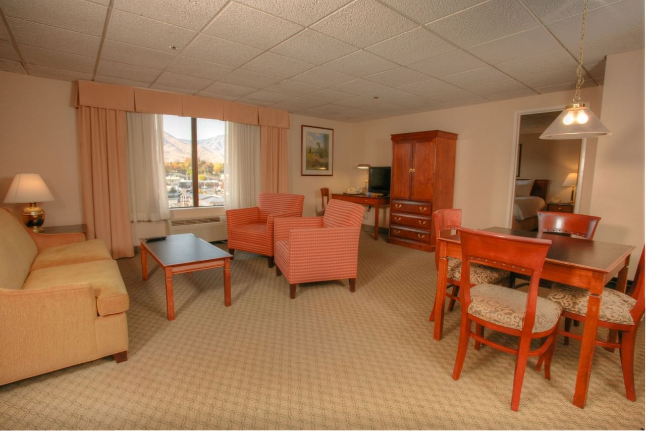 Coast Wenatchee Centre Hotel - Hotel Suite