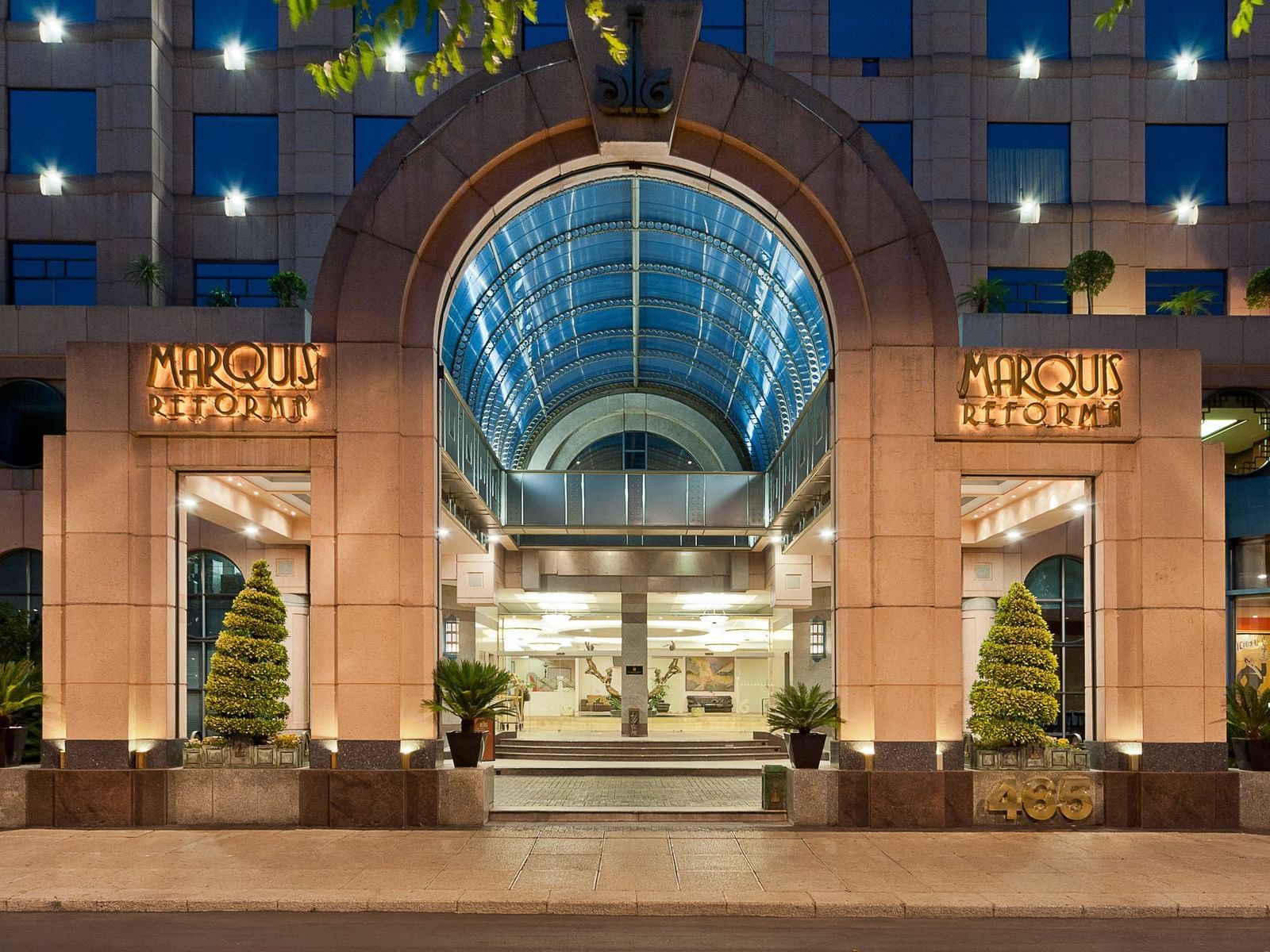 Exterior view of the main entrance at Marquis Reforma