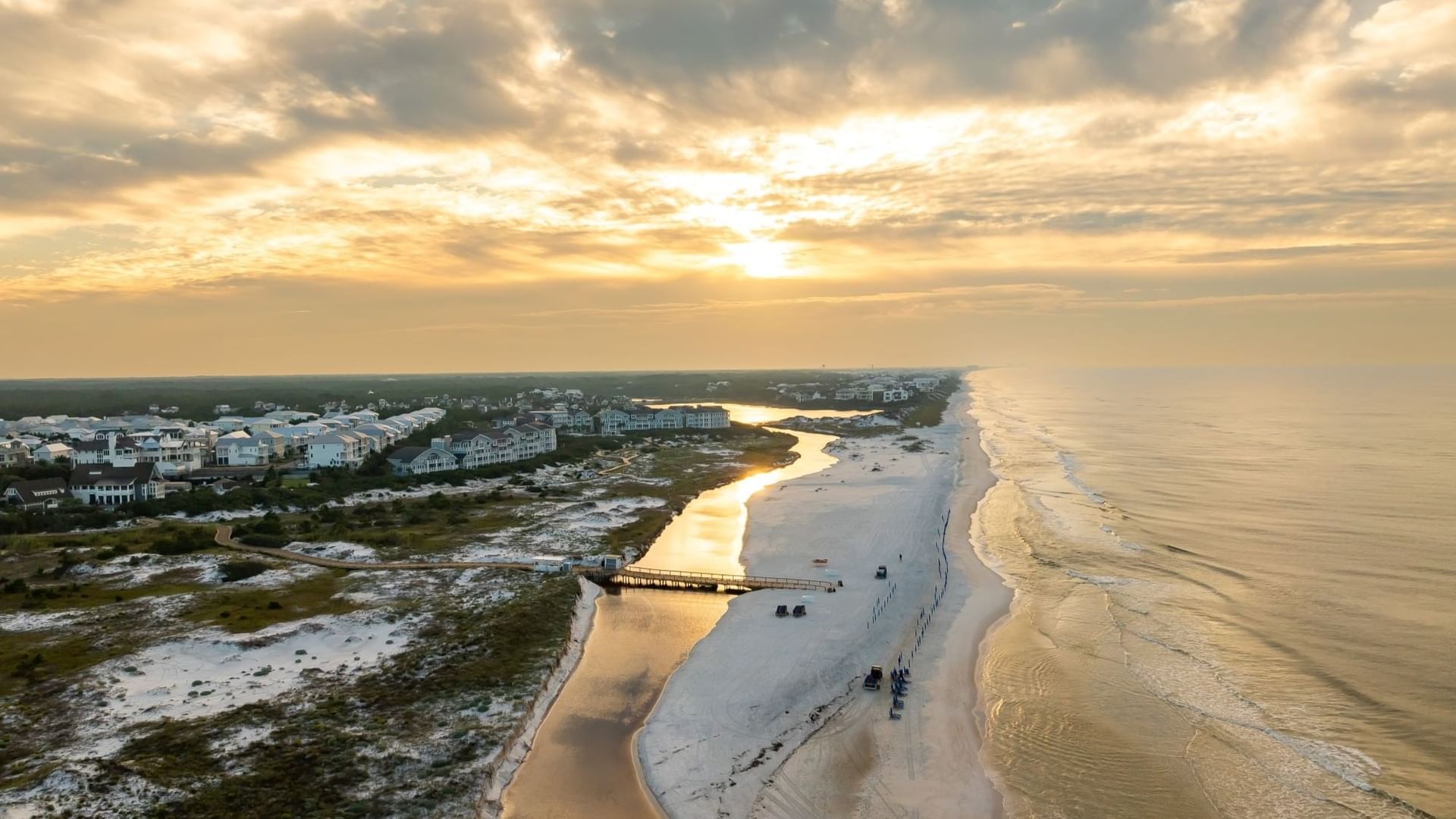 Watersound Inn guests enjoy the Watersound Beach Club private beach in 30A Florida