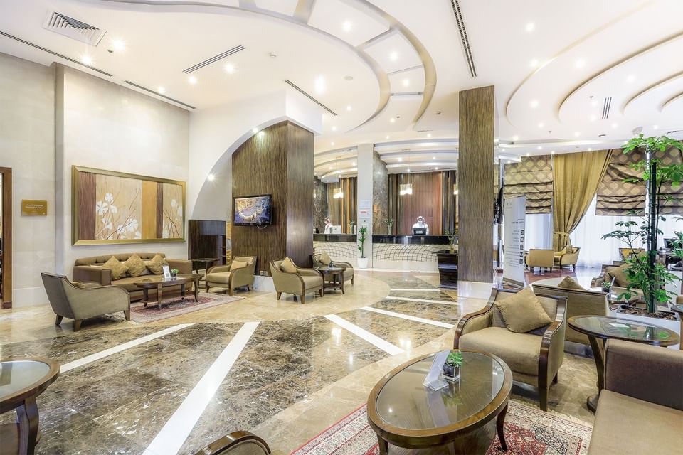 Interior of the hotel lobby & reception at Elaf Kinda Hotel