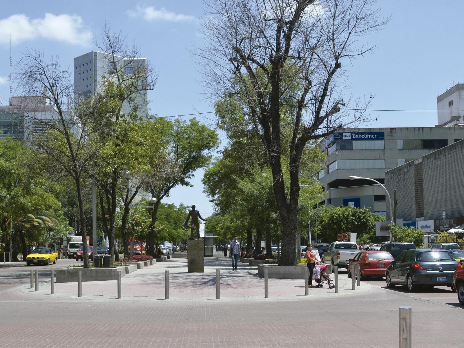 Paseo de las Artes Chapultepec near Hotel Guadalajara