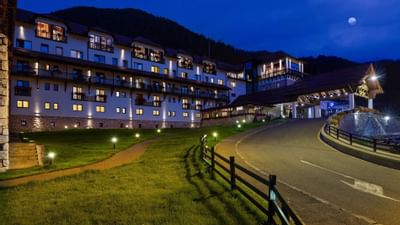 Exterior view of the hotel at night in Ana Hotels Sport