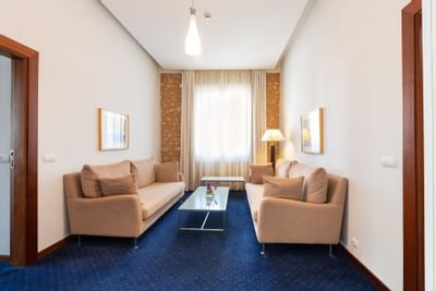 Entspannend sauber, komfortabel, elegantes Licht - Salon-Suite