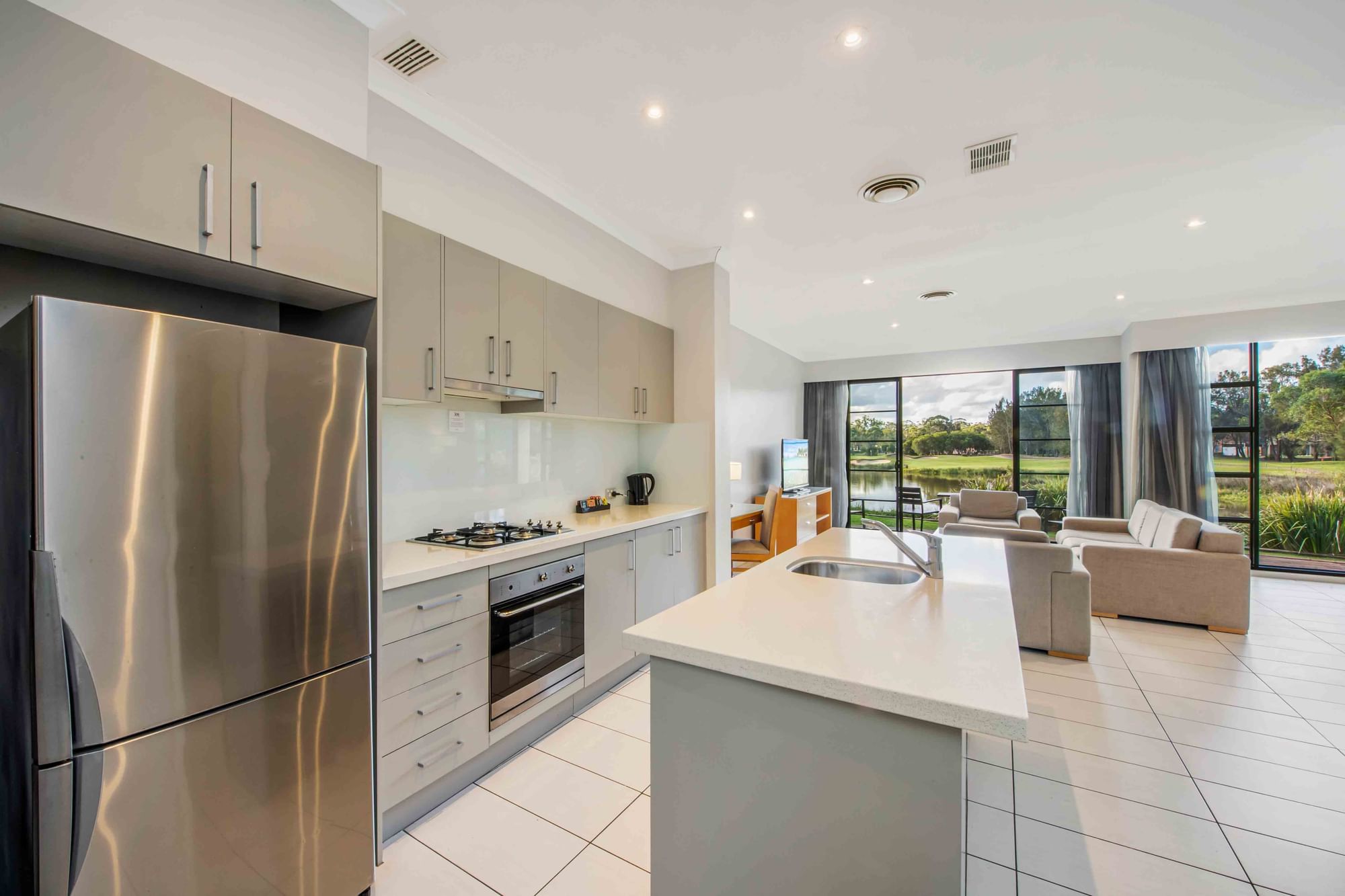 3 bedroom apartment featuring fully operating kitchen central coast
