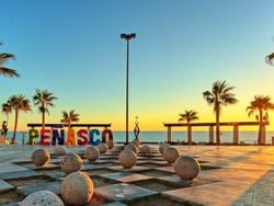 El Malecón Fundadores al atardecer cerca del Hotel Peñasco del Sol
