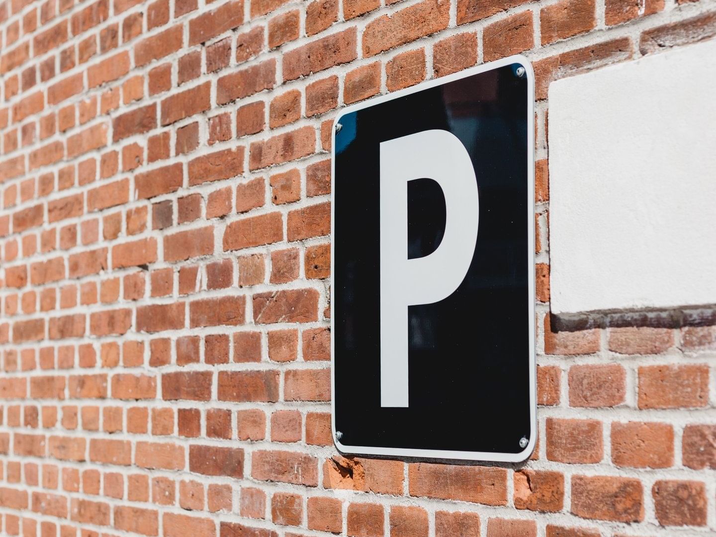 Parking sign at New Haven Hotel