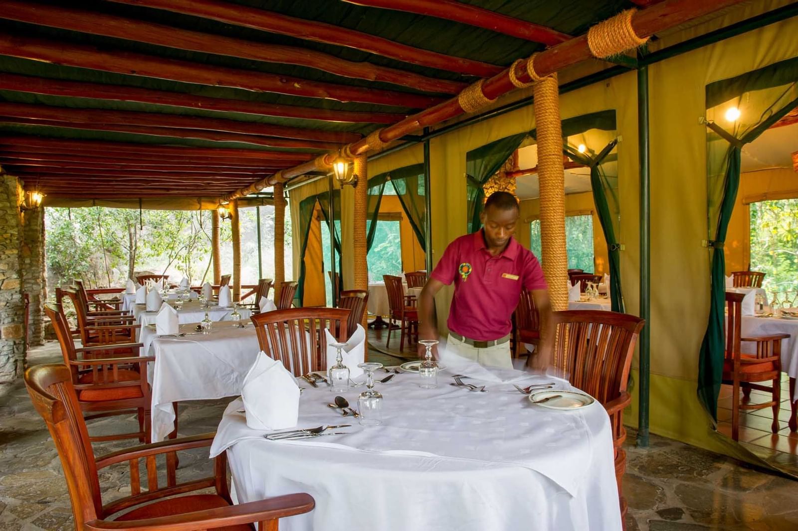 Balloon safari and bush breakfast at Mbuzi Mawe Serena Camp