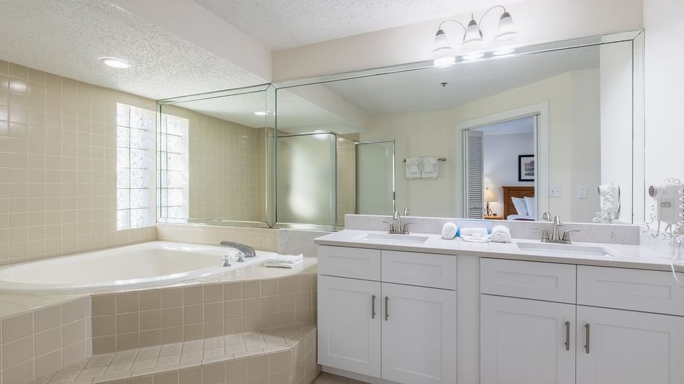 Master Bath, Two Bedroom Premium Suite in Palm Coast at Legacy Vacation Resorts