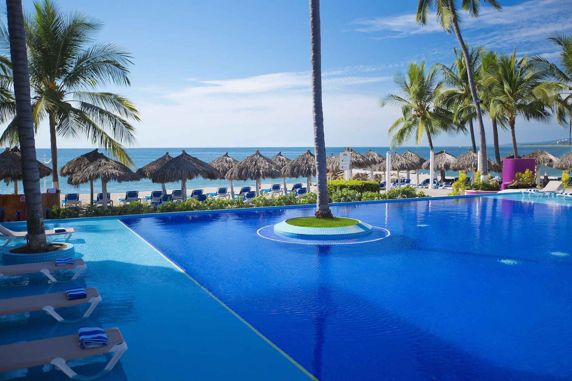 FAQ | Puerto Vallarta Mexico All Inclusive | Crown Paradise Club