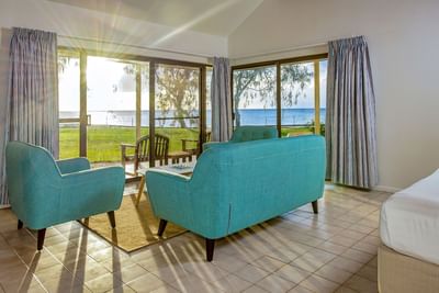 Spacious living space in Point Suite at Heron Island Resort
