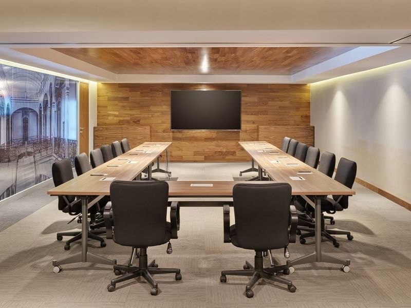 executive-meeting-room-b-result-wide