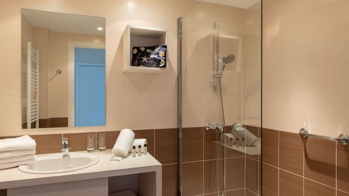 Bathroom vanity in bedrooms at Les Strelitzias