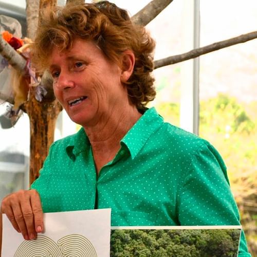 women speaking at costa rica