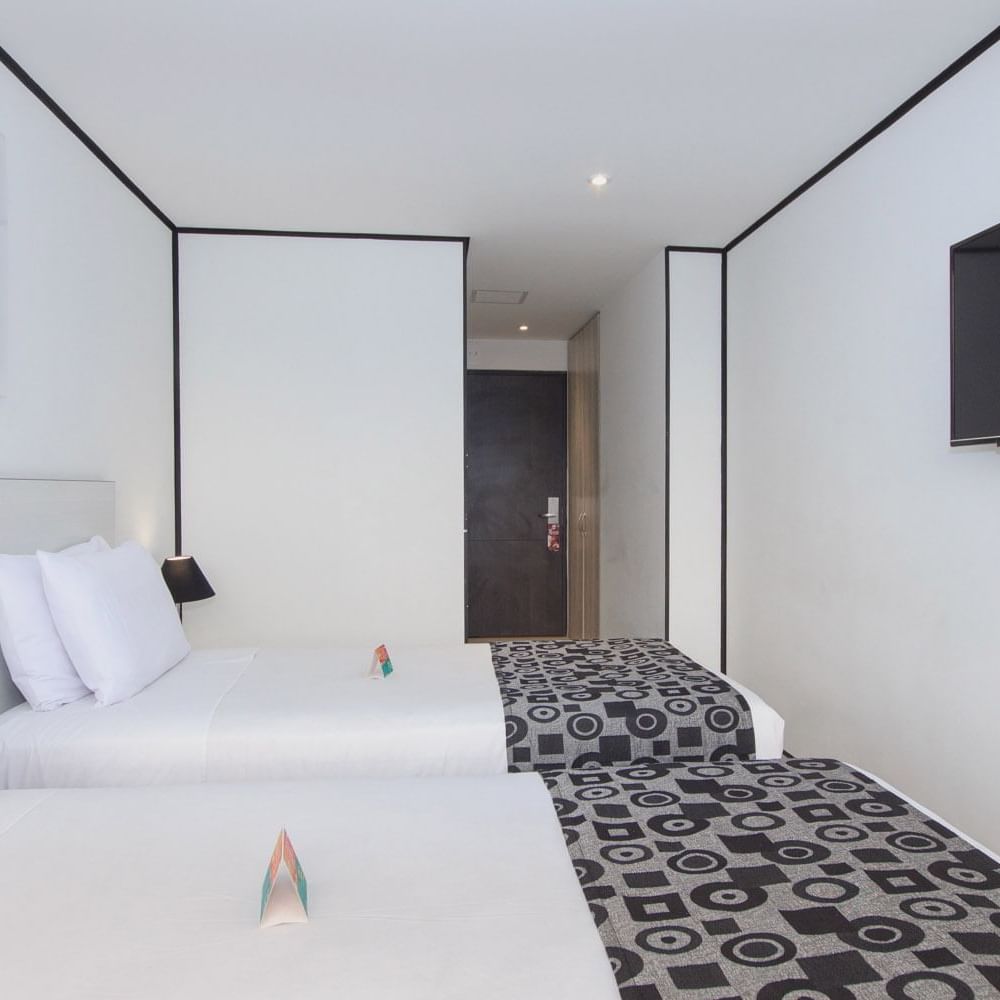 Interior of Double room with twin rooms at Pop Art Tocancipa