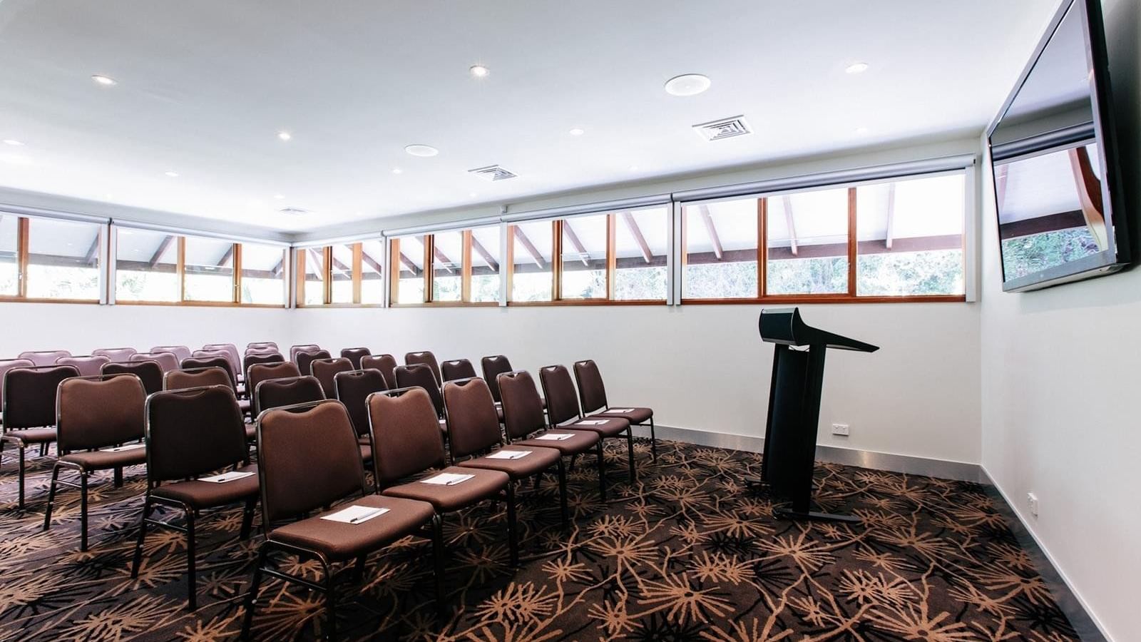 The formal Meeting room at Pullman Palm Cove Sea Temple Resort