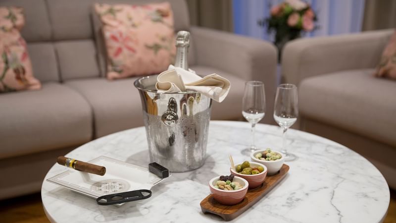 The sitting area of Privilege Suite at Warwick Reine Astrid