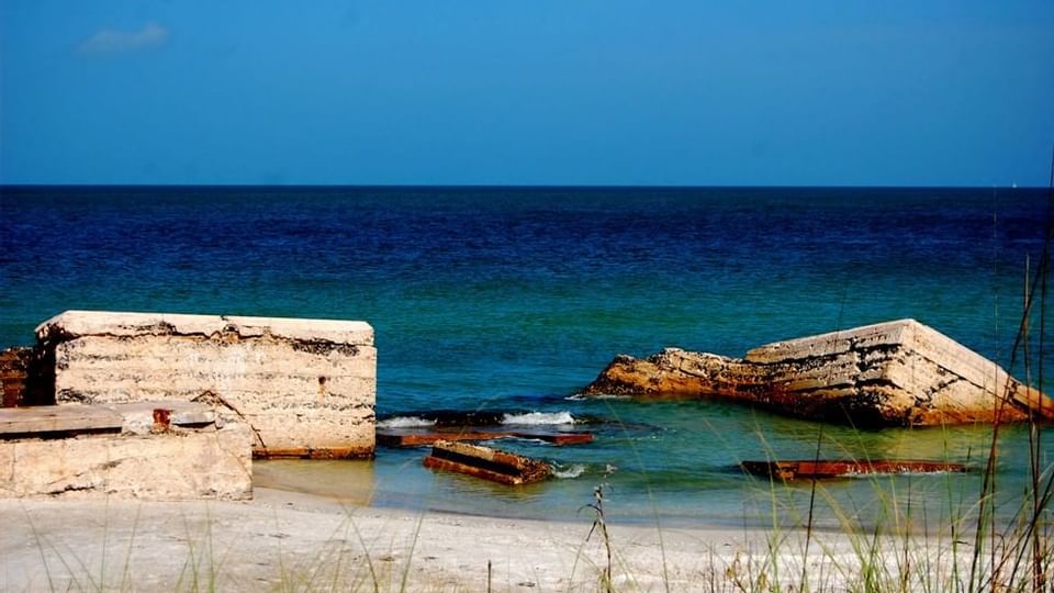 Ocean of Fort De Soto Park near Legacy Vacation Resorts