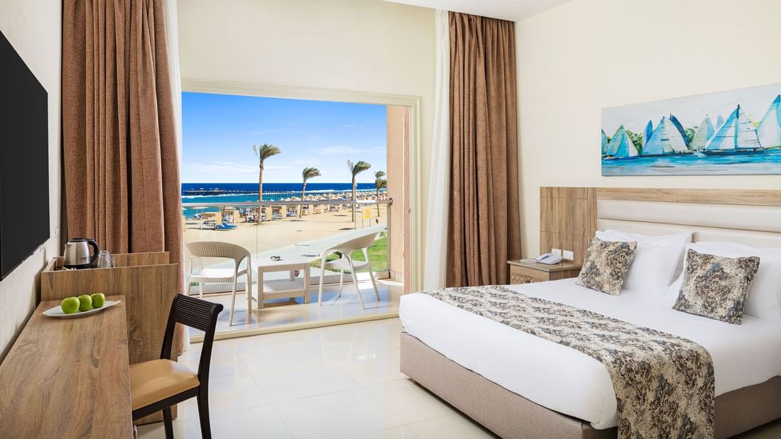 Deluxe Room with Beach Front at Pickalbatros Sea World Resort in Marsa Alam