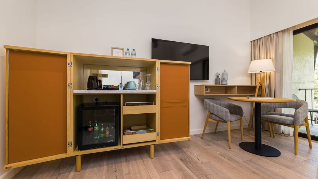 Amenities in Deluxe Queen Room, Mercure Darwin Airport