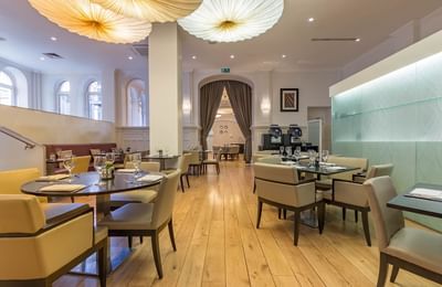 Dining area in Kingsley Two Brasserie at Thistle London Holborn