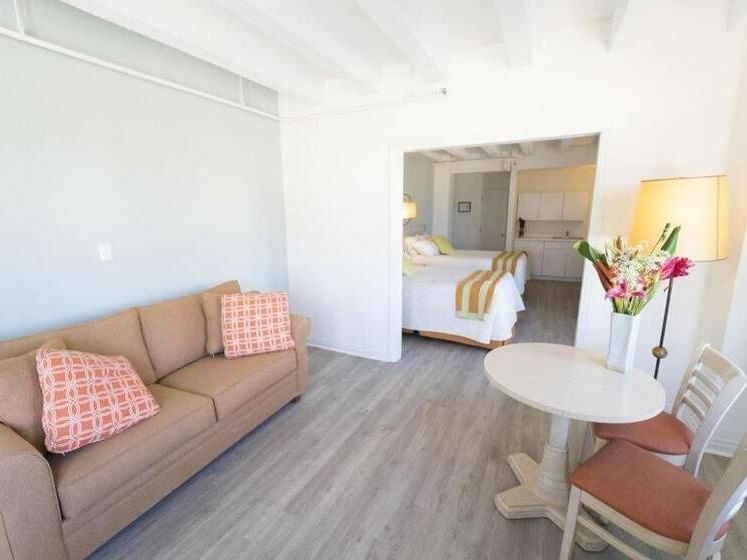 Suite with two double beds in Miami Hotel The Broadmore Hotel