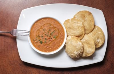 Classic habichuelas dish in Placita Restaurant at El Blok Hotel