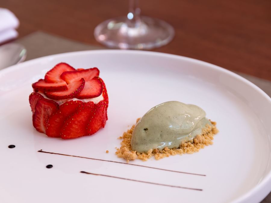 Closeup of a fancy dessert plate served at Hotel disini montpe.