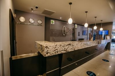 Front desk in the reception area at Araiza Hotel Calafia