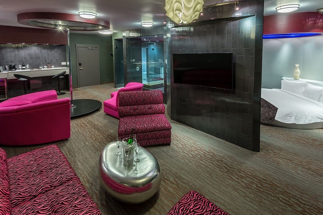 TABOO SUITE | Applause Hotel Calgary Airport Accommodation TABOO SUITE | Applause Hotel Calgary Airport Accommodation