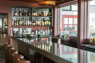 The bar area of the 5200 Lounge at The Heritage House Resort