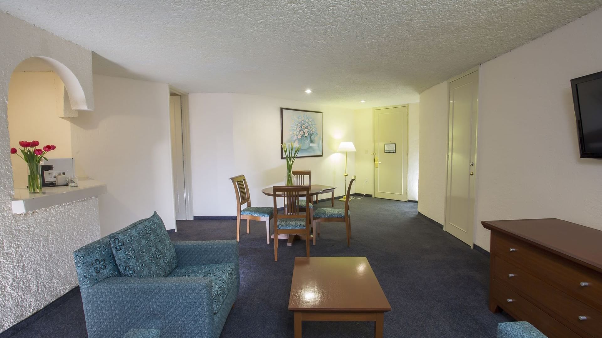 Living area in Presidential Suite at Gamma Pachuca