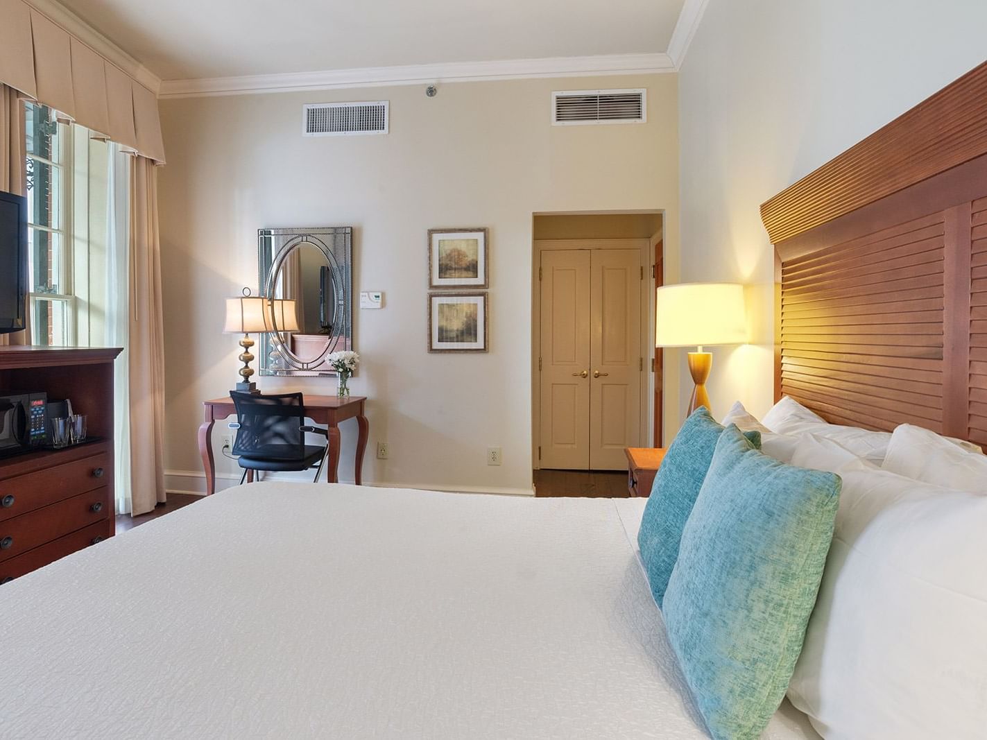 King Suite with one bed at St. James Hotel