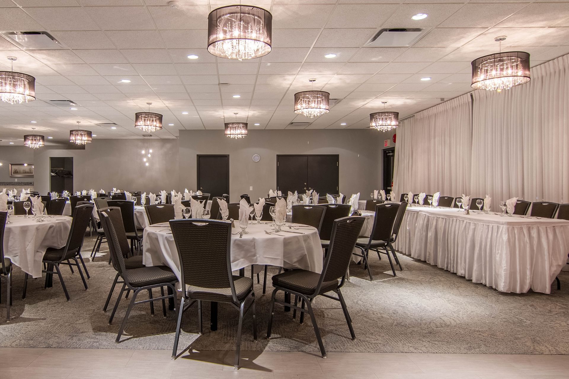 Coast Kamloops Hotel & Conference Centre - Vista Room
