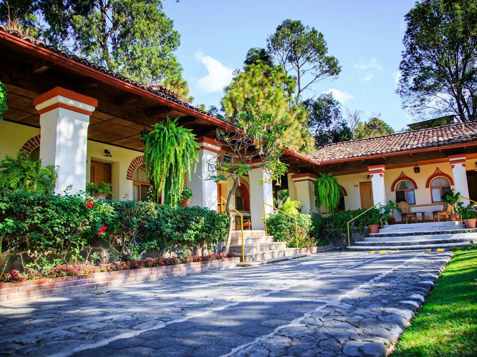 Exterior view of the hotel & entrance at Regis Hotel & Spa