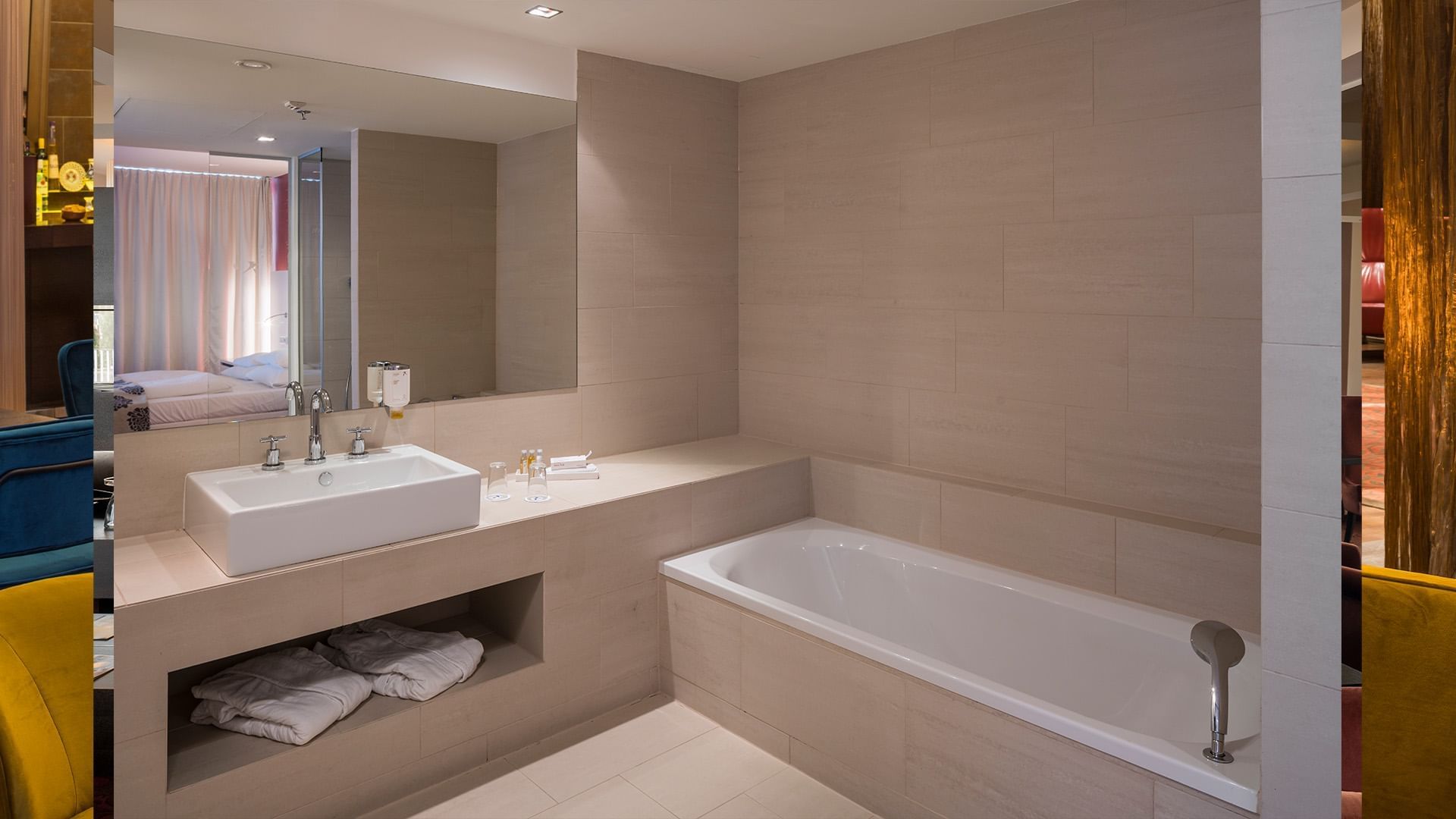 Bathroom tub & vanity in Senior Suite at Falkensteiner Hotels