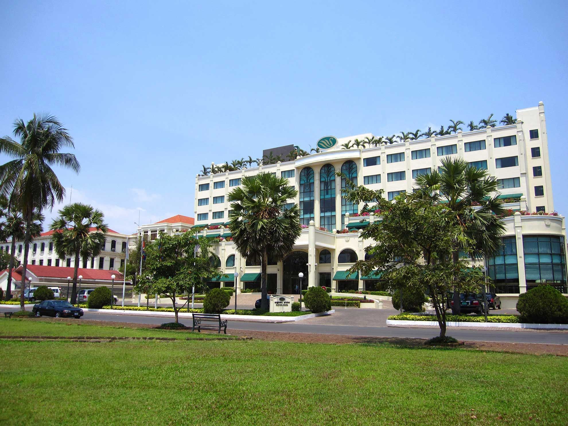 Sunway Hotel Phnom Penh opens in 1998