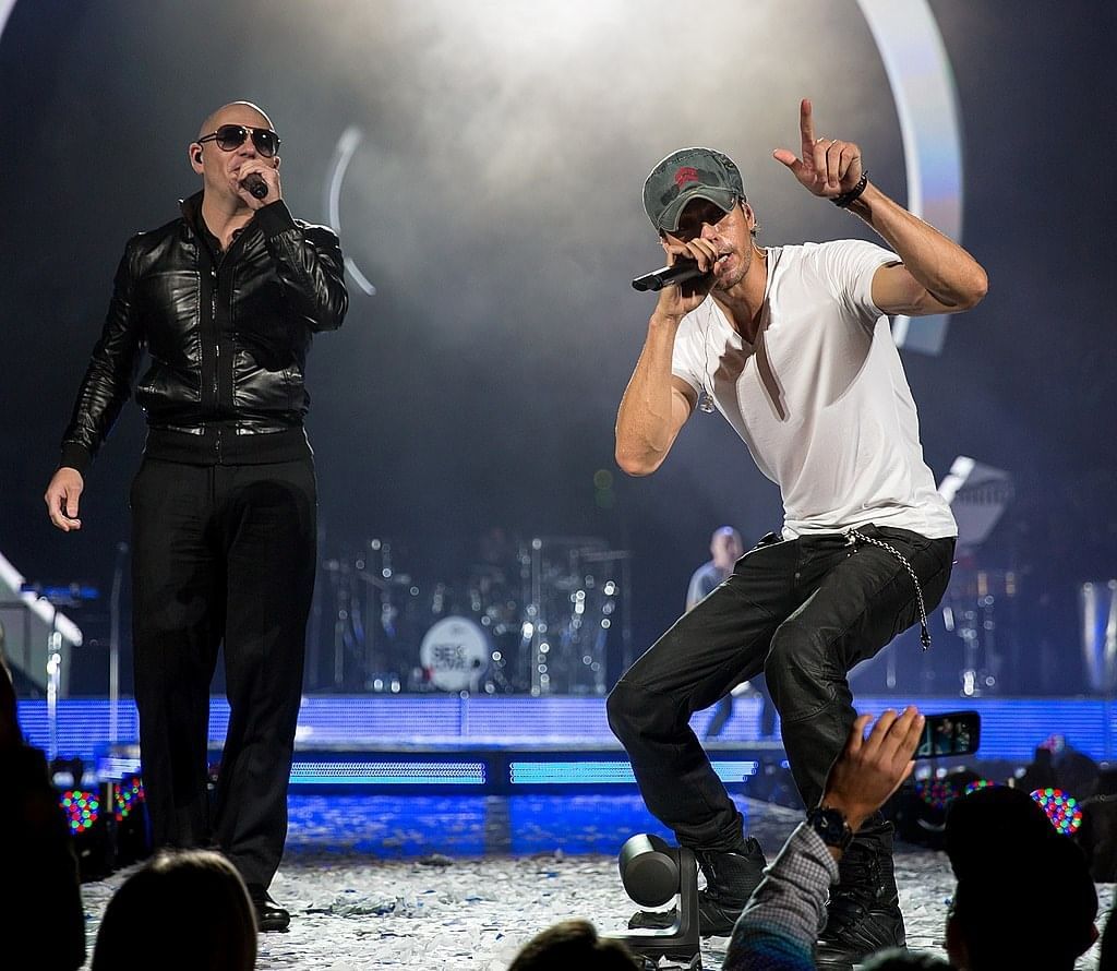 Pitbull and Enrique Iglesias performing together