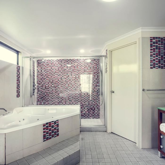 Interior of Resort Spa Suite Bathroom at Darwin Airport Hotels