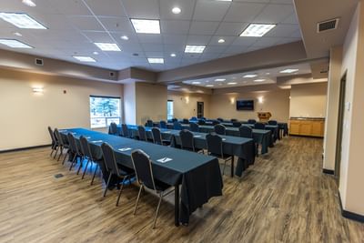 Well-arranged meeting room at Stoney Nakoda Resort & Casino