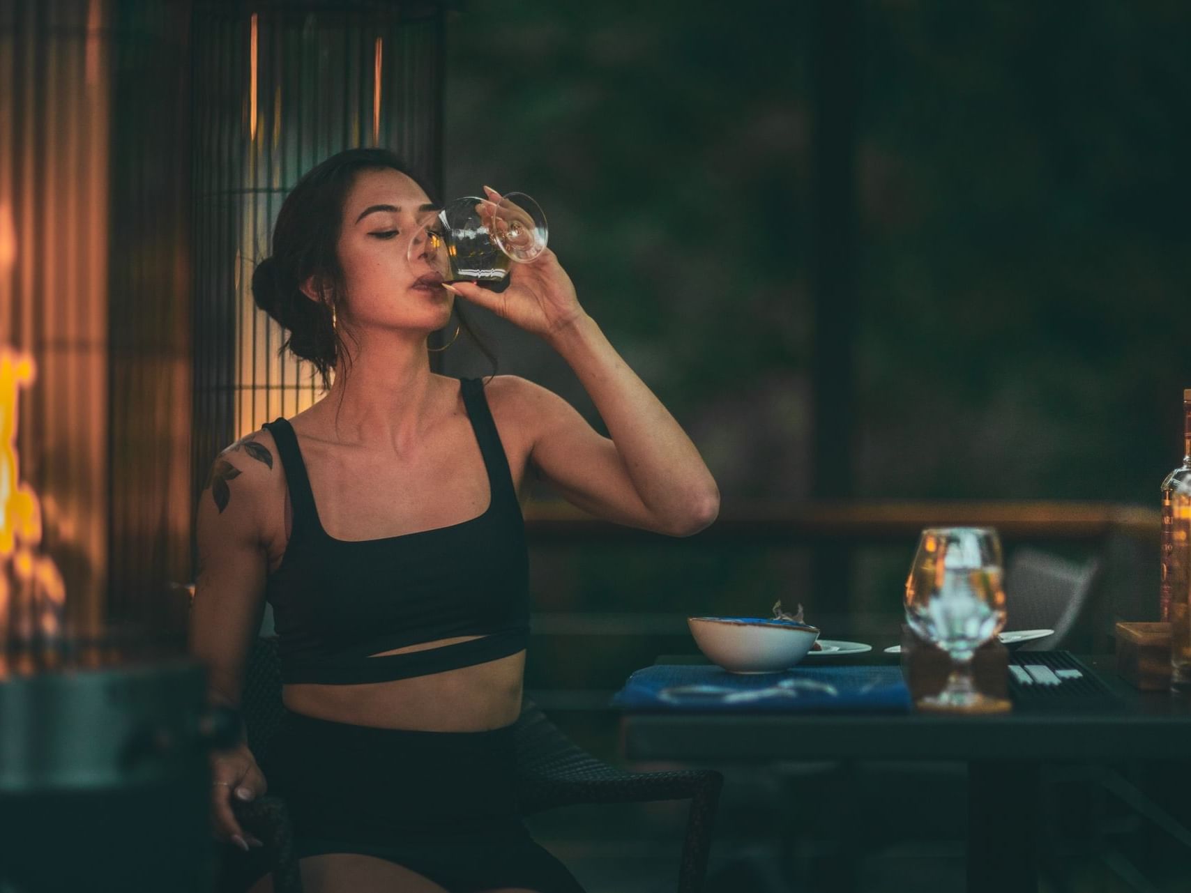 Image vectorielle Affiche Lettrage Sauver L'eau Boire Bière Dessin Sur Fond  Papier par ©anna42f - 395244944, image size:1708x1281