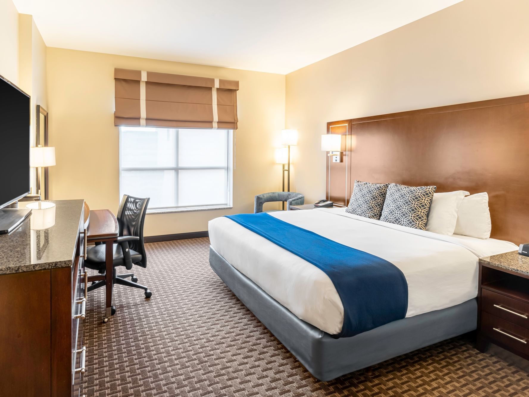 King Guestroom with one bed at New Haven Hotel