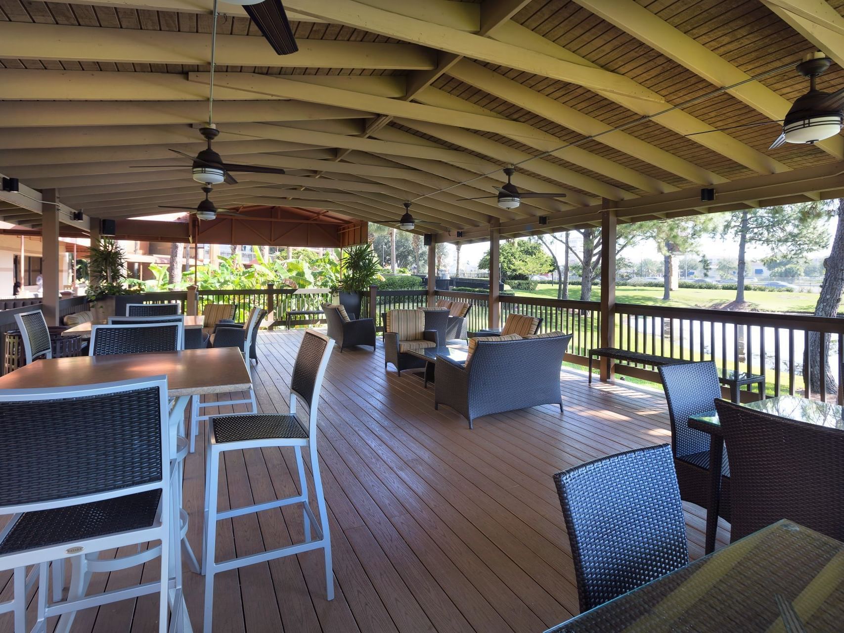 Lakefront Pavilion lounge area at Rosen Inn Lake Buena Vista