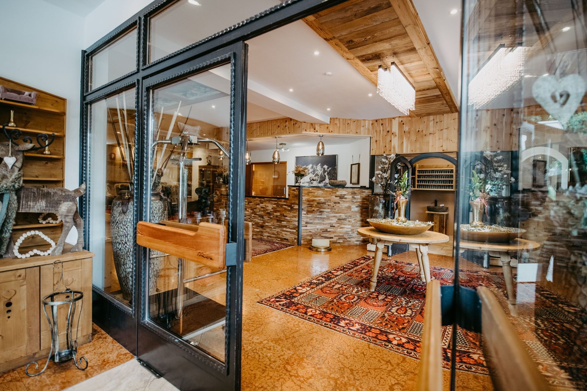 Eingang zum Vitalhotel Gosau