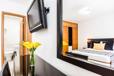 alojamiento en medellin con pantalla plana de tv