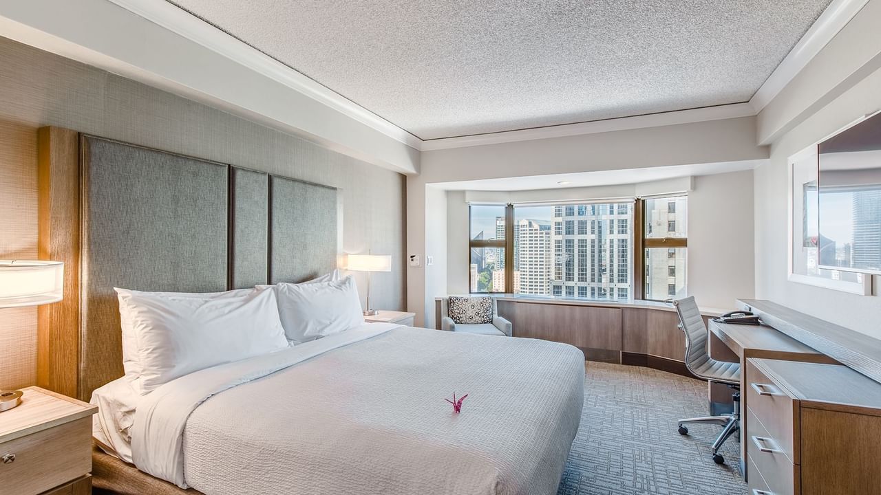 Accessible hotel guestroom with king bed