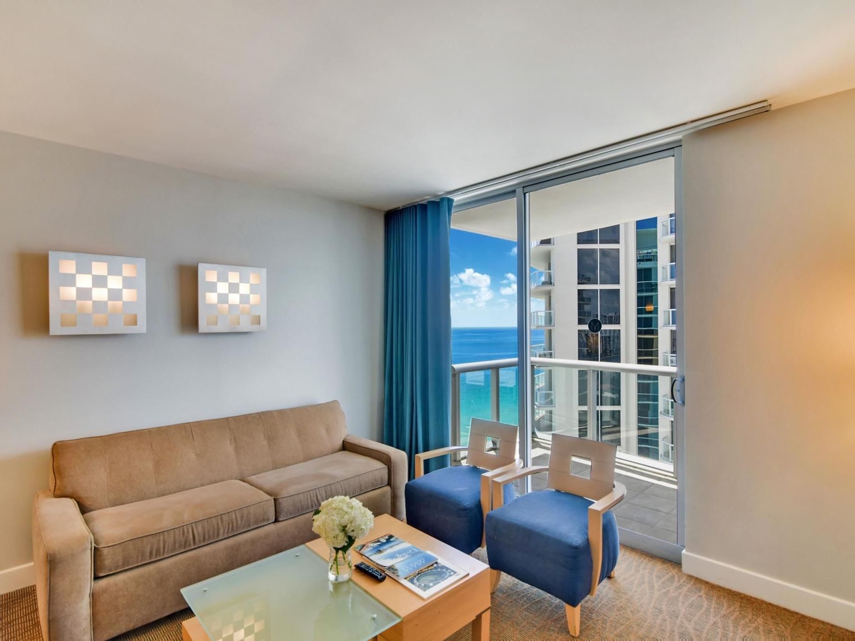Livingroom, sea view in Sunny Isles Suite, Marenas Resort Miami